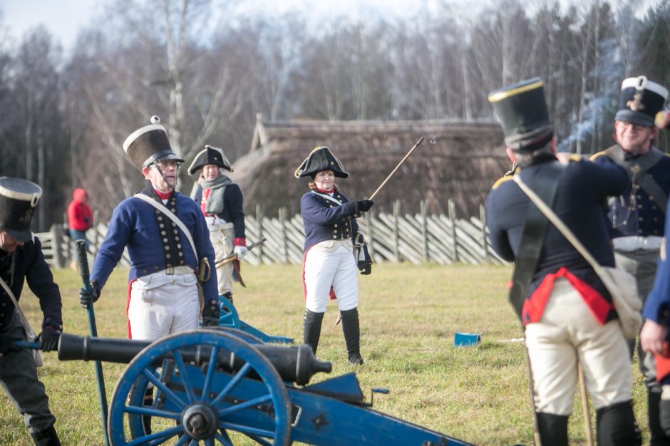 Rumšiškės virto mūšio lauku: Napoleono patrankos paskandino muziejų dūmuose