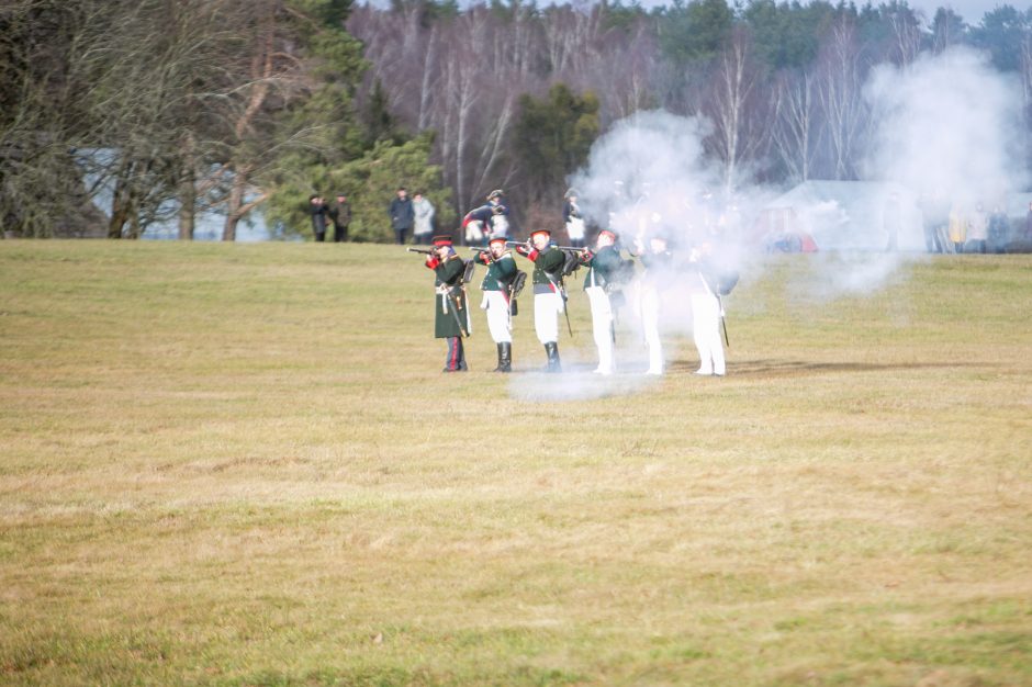 Rumšiškės virto mūšio lauku: Napoleono patrankos paskandino muziejų dūmuose