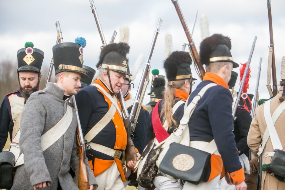 Rumšiškės virto mūšio lauku: Napoleono patrankos paskandino muziejų dūmuose