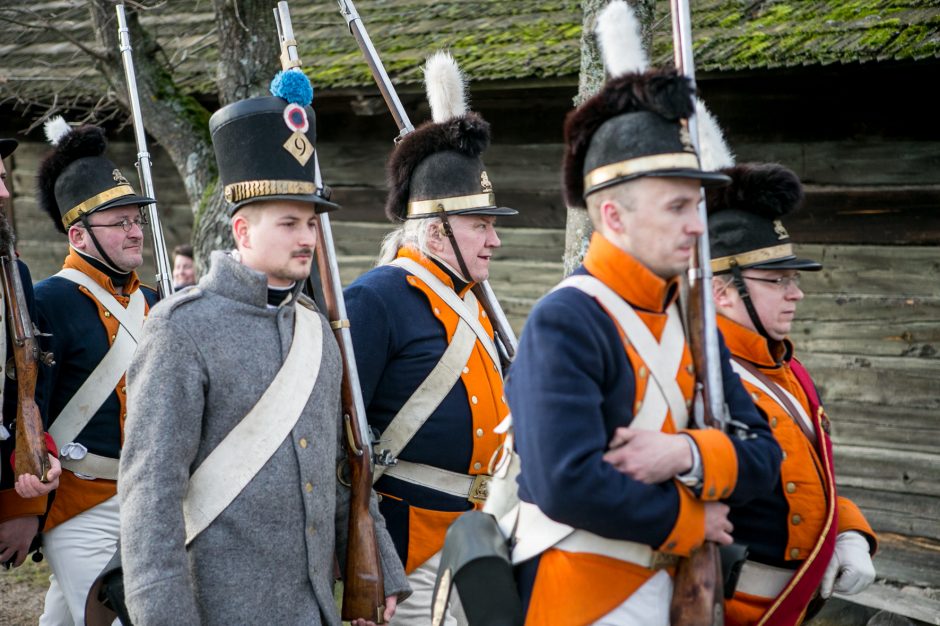 Rumšiškės virto mūšio lauku: Napoleono patrankos paskandino muziejų dūmuose