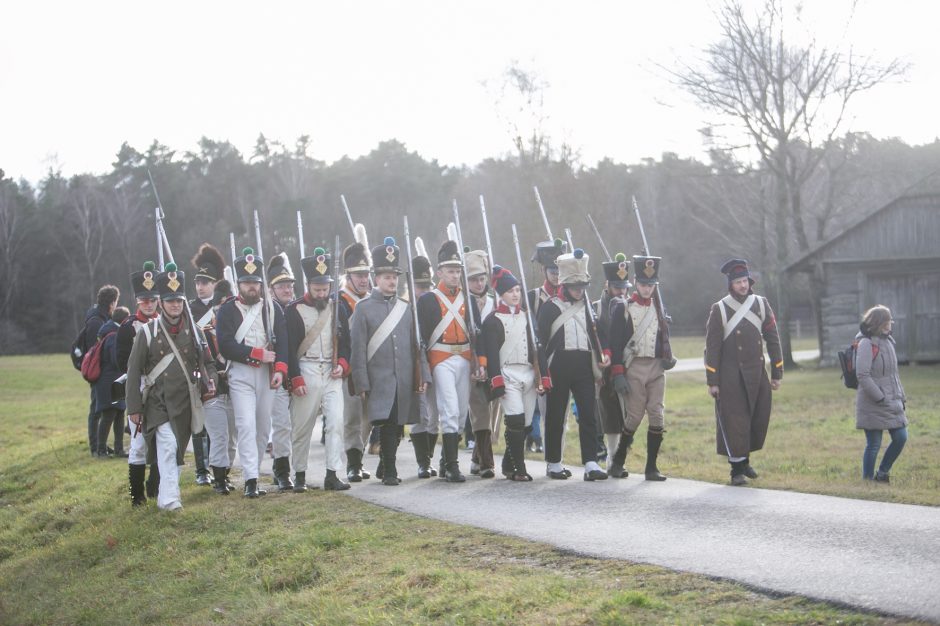 Rumšiškės virto mūšio lauku: Napoleono patrankos paskandino muziejų dūmuose