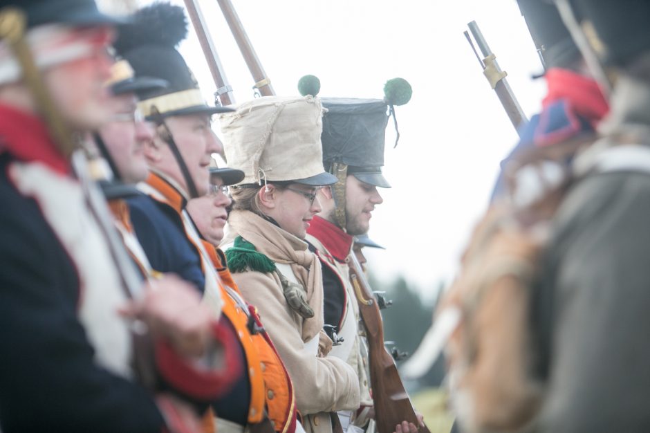 Rumšiškės virto mūšio lauku: Napoleono patrankos paskandino muziejų dūmuose