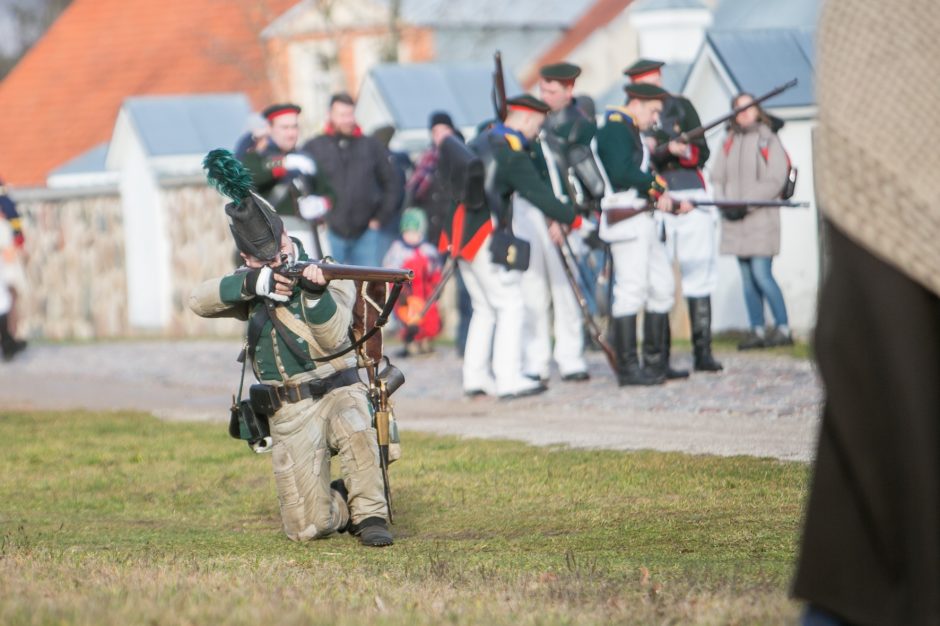 Rumšiškės virto mūšio lauku: Napoleono patrankos paskandino muziejų dūmuose