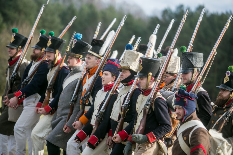 Rumšiškės virto mūšio lauku: Napoleono patrankos paskandino muziejų dūmuose