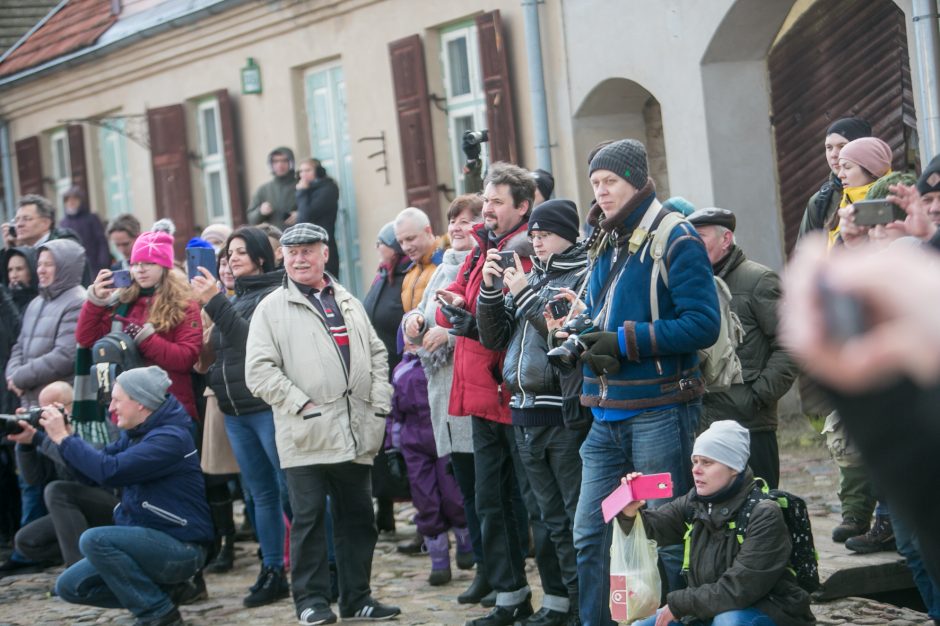 Rumšiškės virto mūšio lauku: Napoleono patrankos paskandino muziejų dūmuose