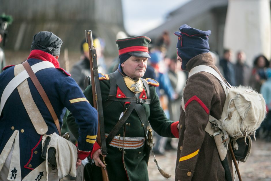 Rumšiškės virto mūšio lauku: Napoleono patrankos paskandino muziejų dūmuose