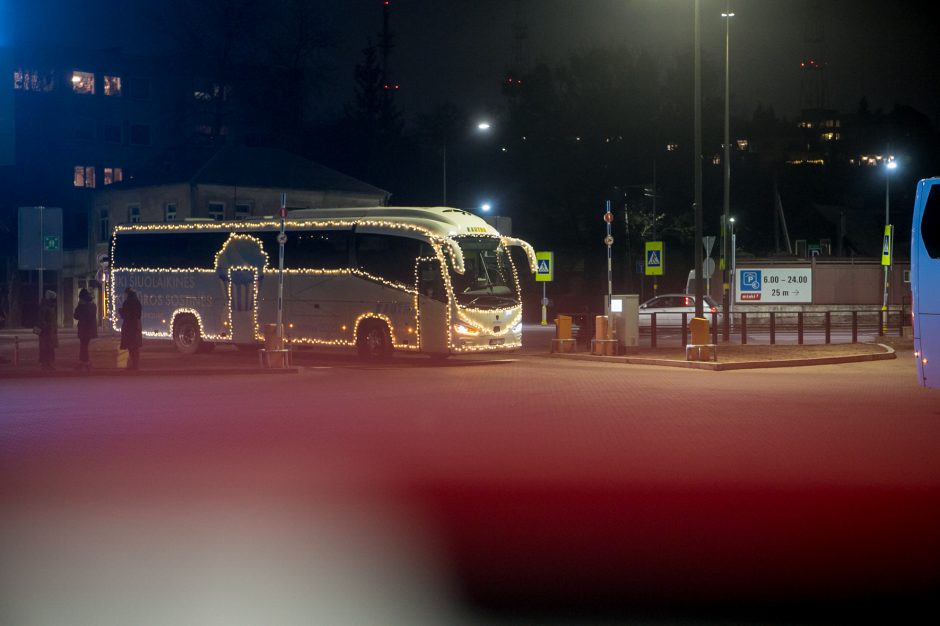 Į gatves išriedėjo kalėdinis autobusas! (nuotraukų galerija)