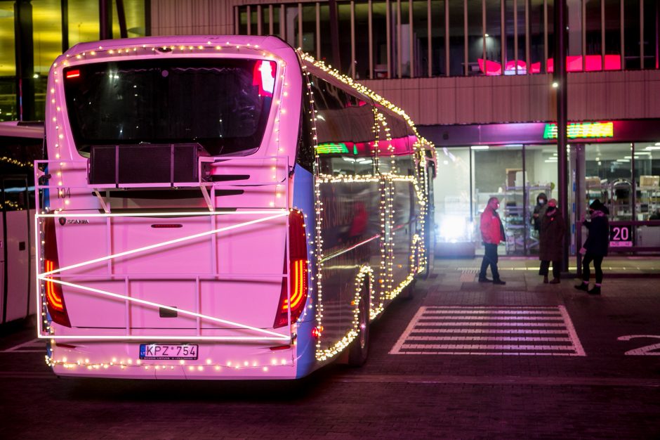 Į gatves išriedėjo kalėdinis autobusas! (nuotraukų galerija)