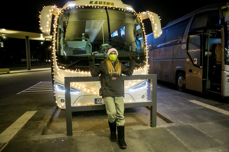 Į gatves išriedėjo kalėdinis autobusas! (nuotraukų galerija)