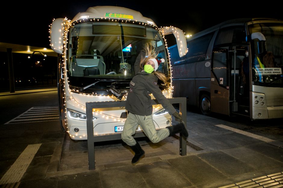 Į gatves išriedėjo kalėdinis autobusas! (nuotraukų galerija)