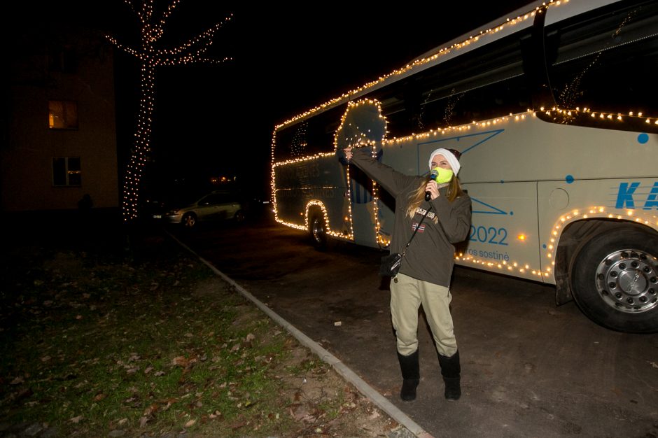 Į gatves išriedėjo kalėdinis autobusas! (nuotraukų galerija)