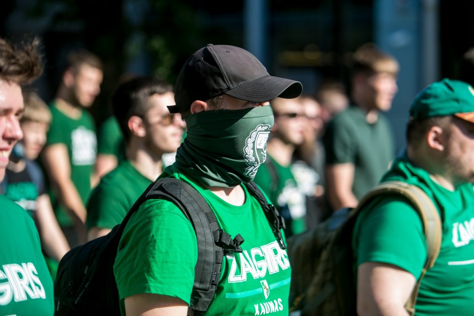 Prieš „Žalgirio“ ir „Ryto“ dvikovą žalgiriečių fanai surengė eitynes