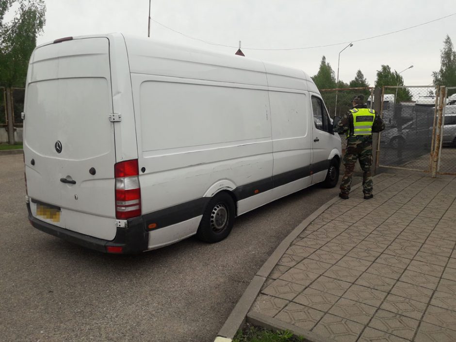 Kalvarijos pasieniečiai sulaikė Jungtinėje Karalystėje pavogtą mikroautobusą