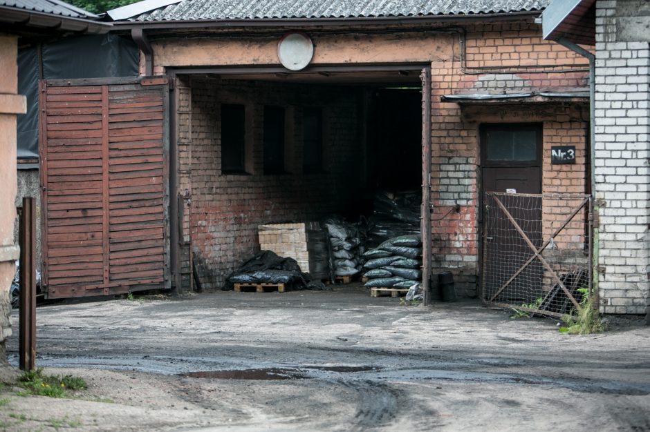 Sumaištis Šančiuose: į prekybos anglimi aikštelę iškviesti ugniagesiai