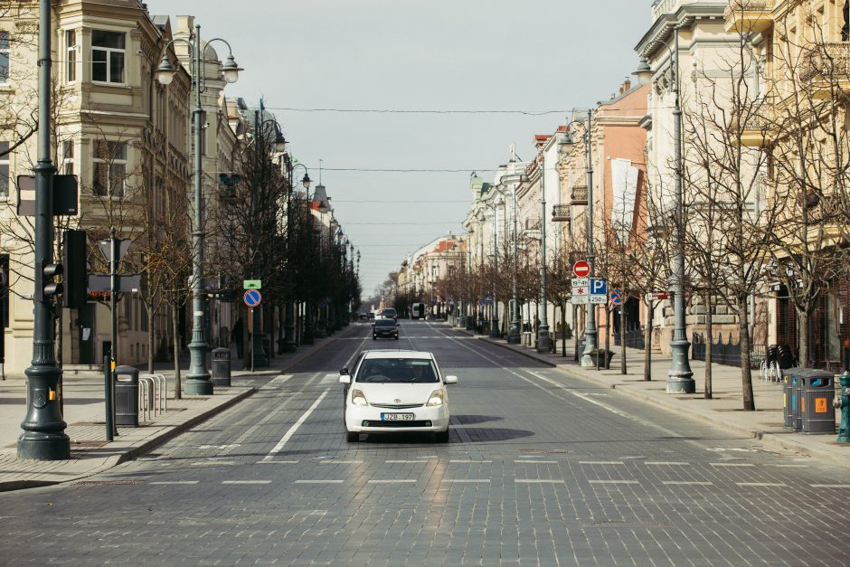 Prokurorai pradėjo tyrimą dėl įstiklinto pastato Gedimino prospekte