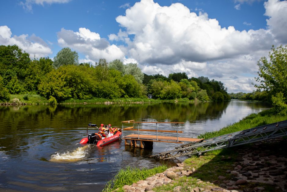 Ugniagesiai gelbėtojai ragina žmones atsakingai elgtis prie vandens telkinių