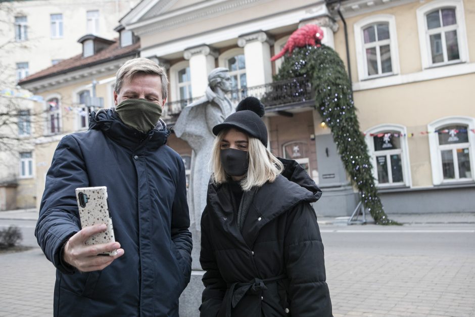 Vilnius kviečia švenčių laukti atsakingai: įžiebkite Kalėdas balkonuose