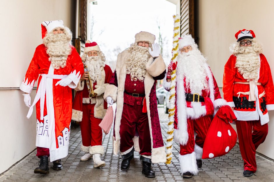 Vilniuje – pirmasis Baltijos šalių Kalėdų Senelių sąskrydis