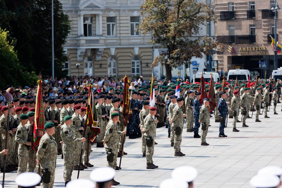 G. Nausėda Lietuvos kariams: darysiu viską, kad netektų jūsų matyti mūšio lauke