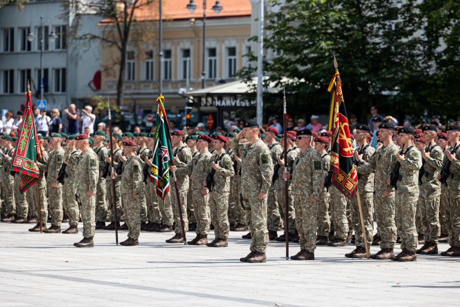 G. Nausėda Lietuvos kariams: darysiu viską, kad netektų jūsų matyti mūšio lauke