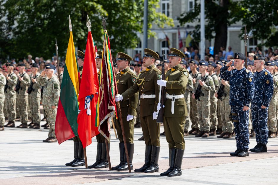 G. Nausėda Lietuvos kariams: darysiu viską, kad netektų jūsų matyti mūšio lauke