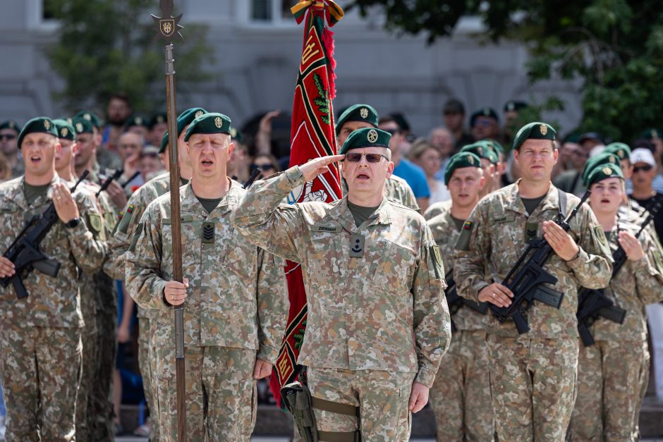 G. Nausėda Lietuvos kariams: darysiu viską, kad netektų jūsų matyti mūšio lauke