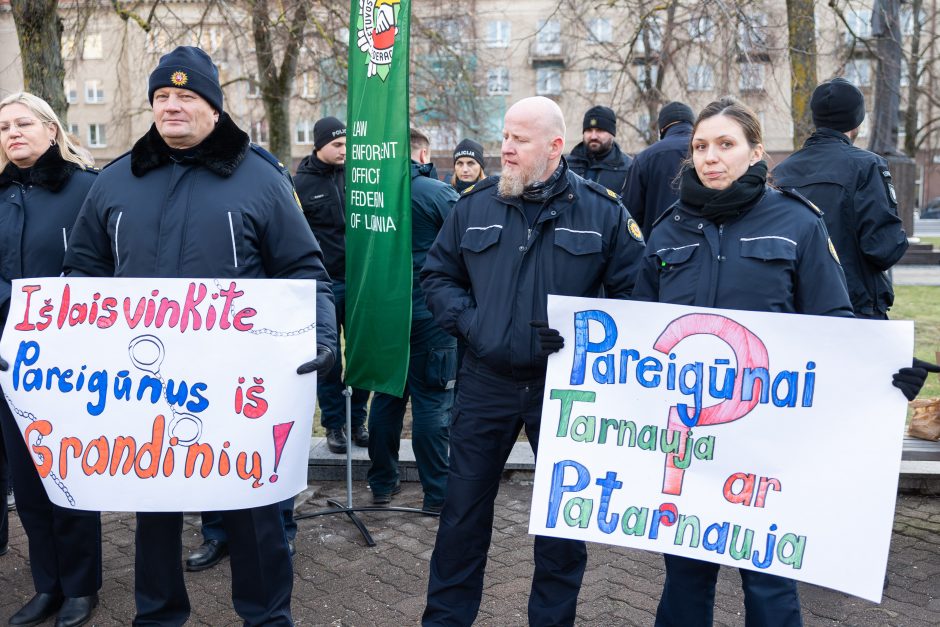 Įkalinimo įstaigų darbuotojų protestas