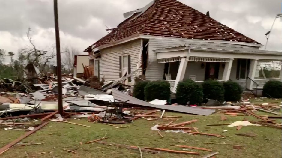 Alabamoje siautėjo mažiausiai 22 gyvybes nusinešęs tornadas