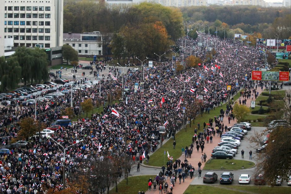 Daugiau kaip 100 tūkst. baltarusių eitynėse reikalavo A. Lukašenkos pasitraukimo