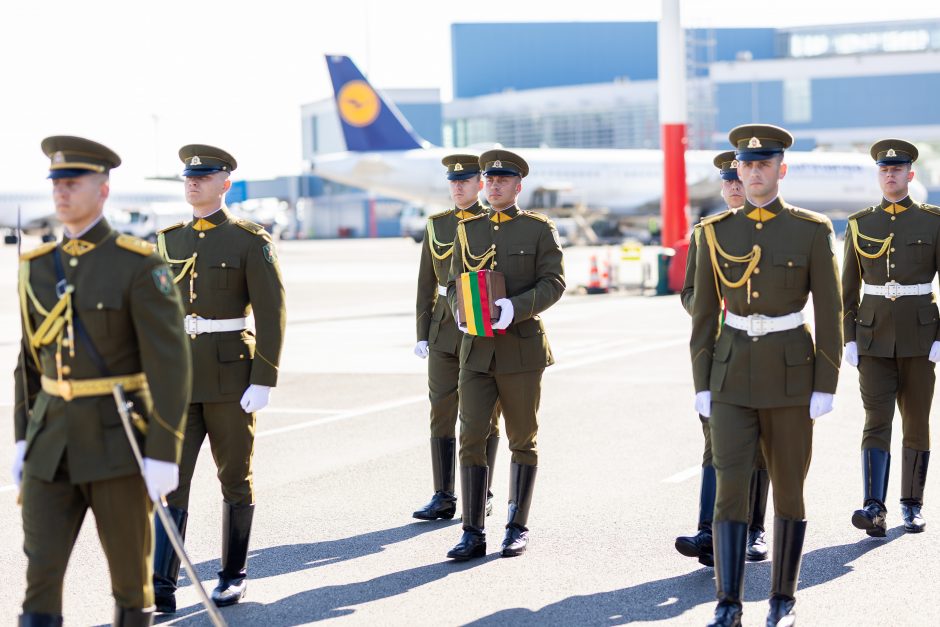 Iš Čikagos į Lietuvą pargabenti J. Polovinsko-Budrio ir jo sutuoktinės palaikai