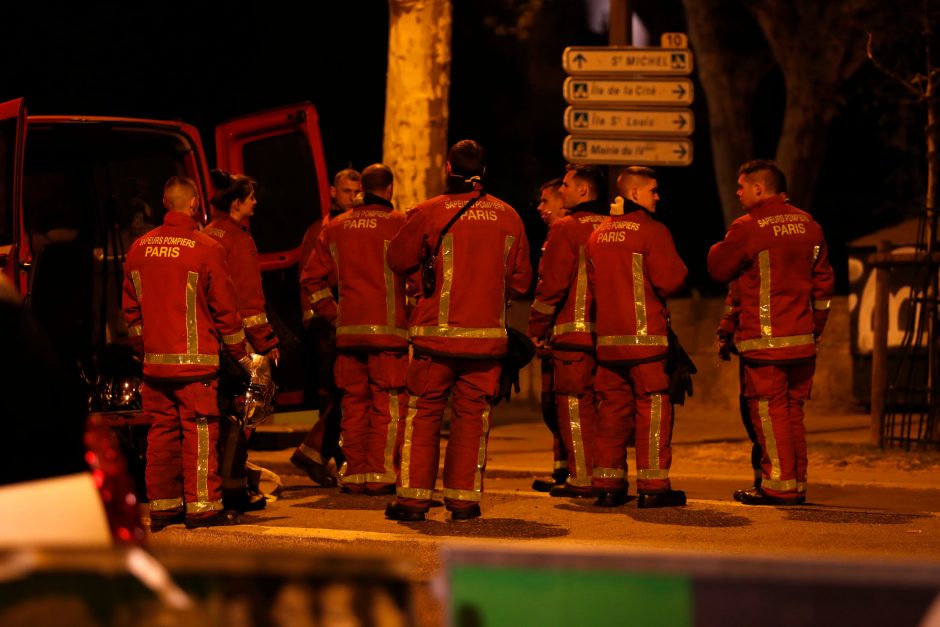 Gaisras Paryžiaus Dievo Motinos katedroje: kas žinoma