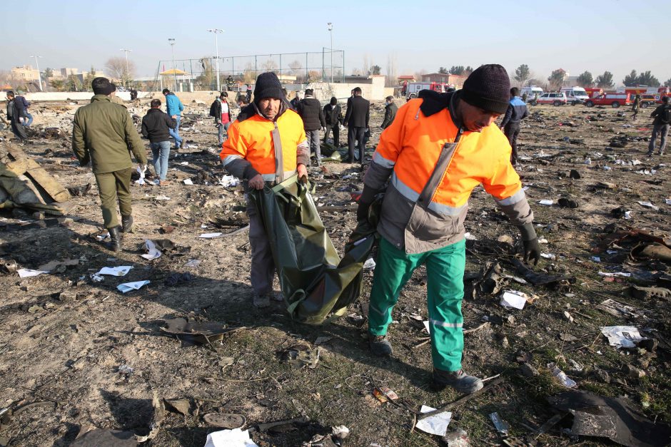 Teheranas: prieš suduždamas Ukrainos lėktuvas buvo pasukęs atgal