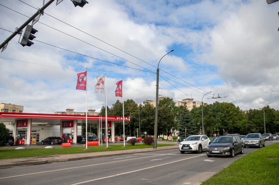 Vairuotojai skundžiasi dėl sankryžos: eismas nejuda taip efektyviai, kaip galėtų