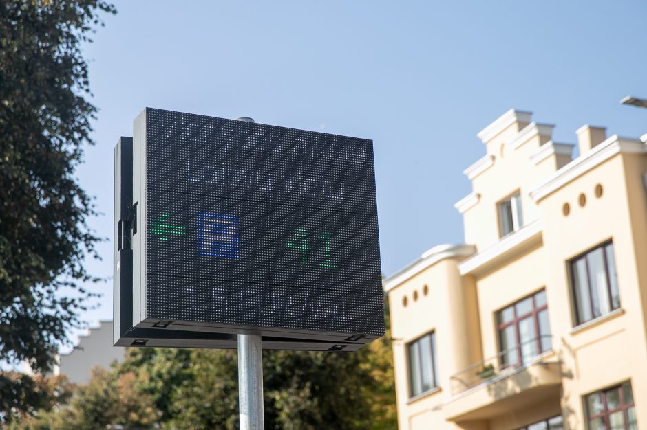 Vis daugiau miestiečių atranda Vienybės aikštės stovėjimo aikštelę