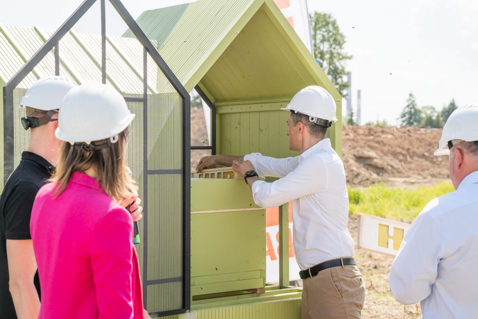 Verslo miestelio „Urban HUB“ statybų pradžią paskelbė įkurdinta bičių bendruomenė