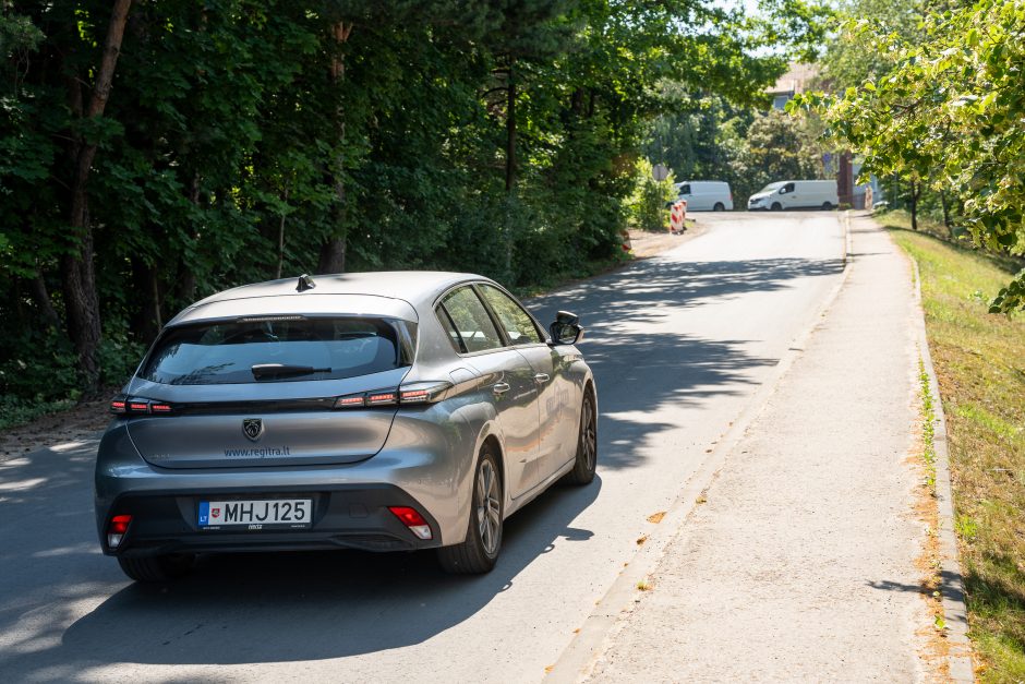 Automobilio „Regitroje“ niekaip neįregistruojanti šeima: tapome situacijos įkaitais