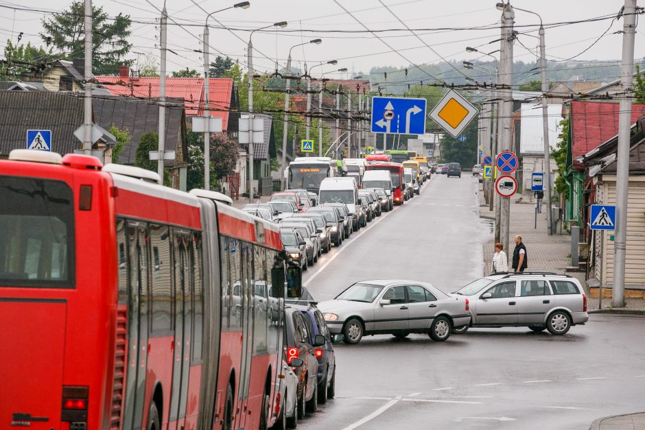 Intensyvus eismas rugsėjį: patarimai vairuotojams