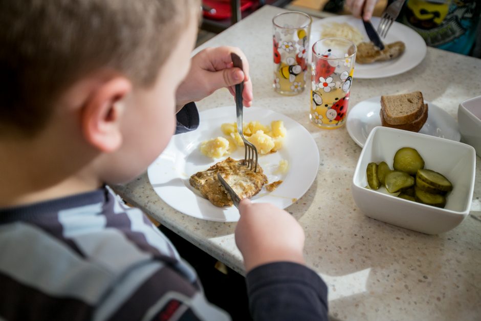 Vaikų mityba: kokie pasikeitimai įsigalios mokyklose?