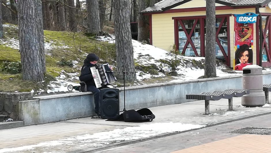 Palanga svetingai sutiko atvykėlius: kurorte vėl pilna žmonių