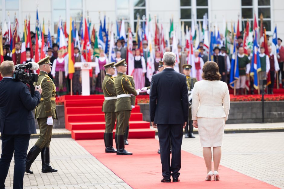 „Daugiau dialogo“: stebėjusieji prezidento inauguraciją pavargo nuo politinių rietenų