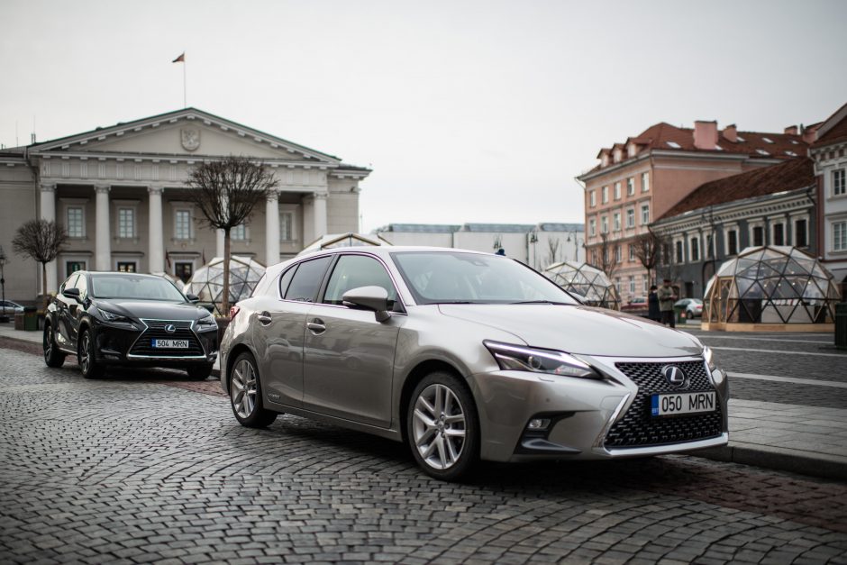 Hibridinių automobilių pardavimai sparčiai auga