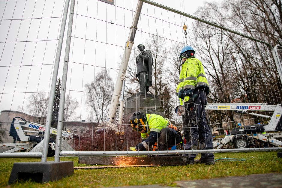 A. Užkalnis: P. Cvirka paminklu buvo įvertintas už tai, kad atvežė į Lietuvą Stalino saulę