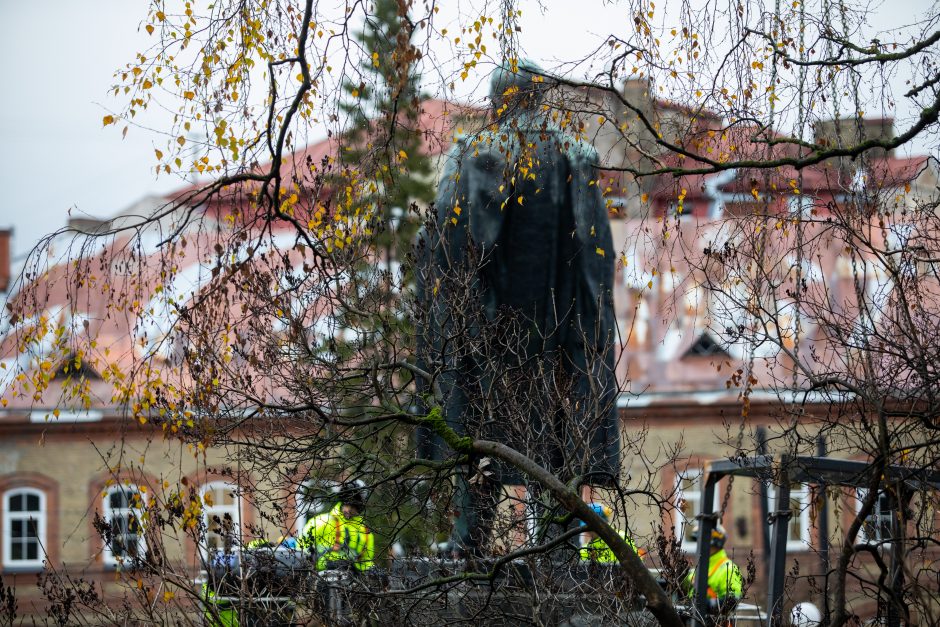 A. Užkalnis: P. Cvirka paminklu buvo įvertintas už tai, kad atvežė į Lietuvą Stalino saulę