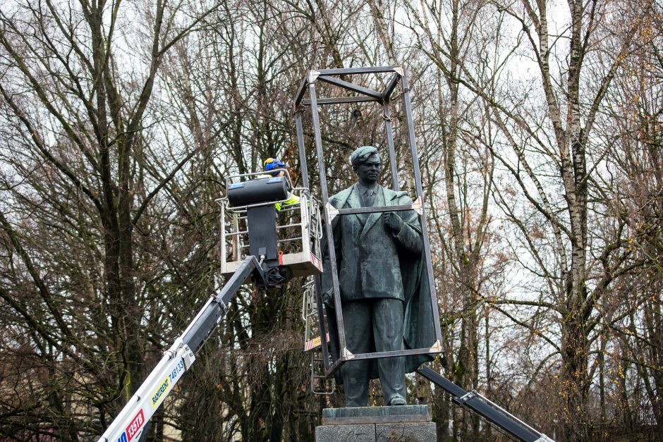 A. Užkalnis: P. Cvirka paminklu buvo įvertintas už tai, kad atvežė į Lietuvą Stalino saulę