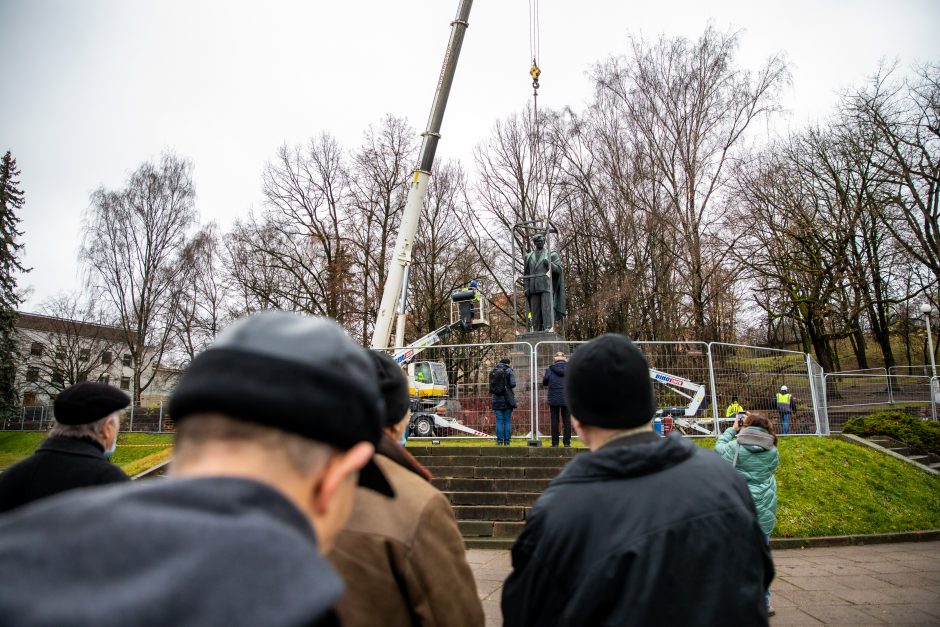 A. Užkalnis: P. Cvirka paminklu buvo įvertintas už tai, kad atvežė į Lietuvą Stalino saulę