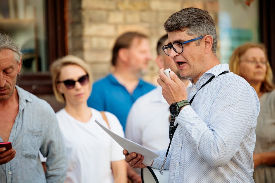 Prie Aplinkos ministerijos protestuojanti Pagirių bendruomenė prieštarauja vandenvietės sumažinimui