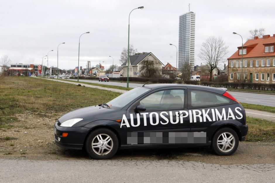 Reklaminių automobilių savininkai įsismarkavo: į baudas nereaguoja?