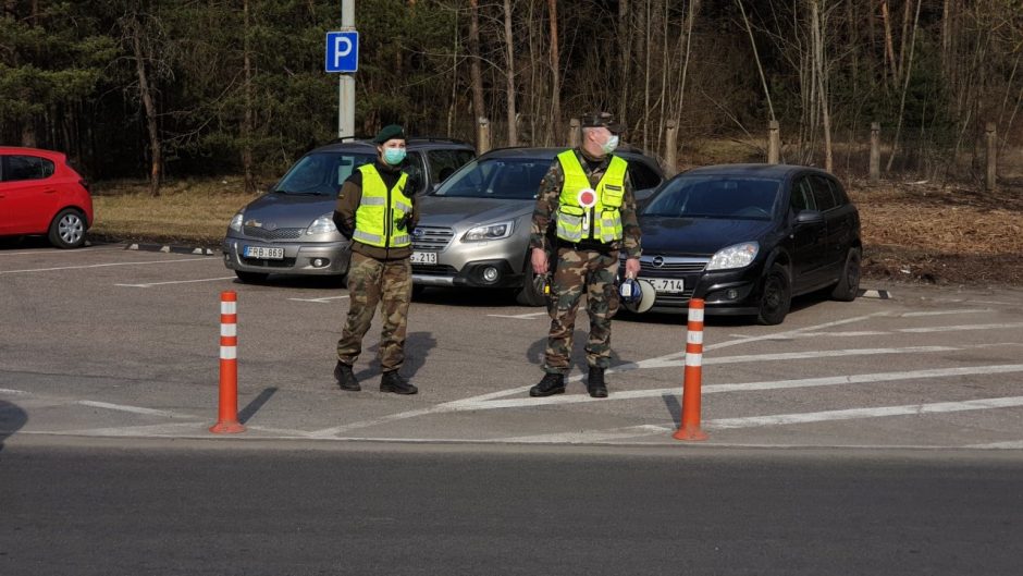 Patruliuojantys šauliai sulaikė iš prekybos centro sprunkantį ilgapirštį