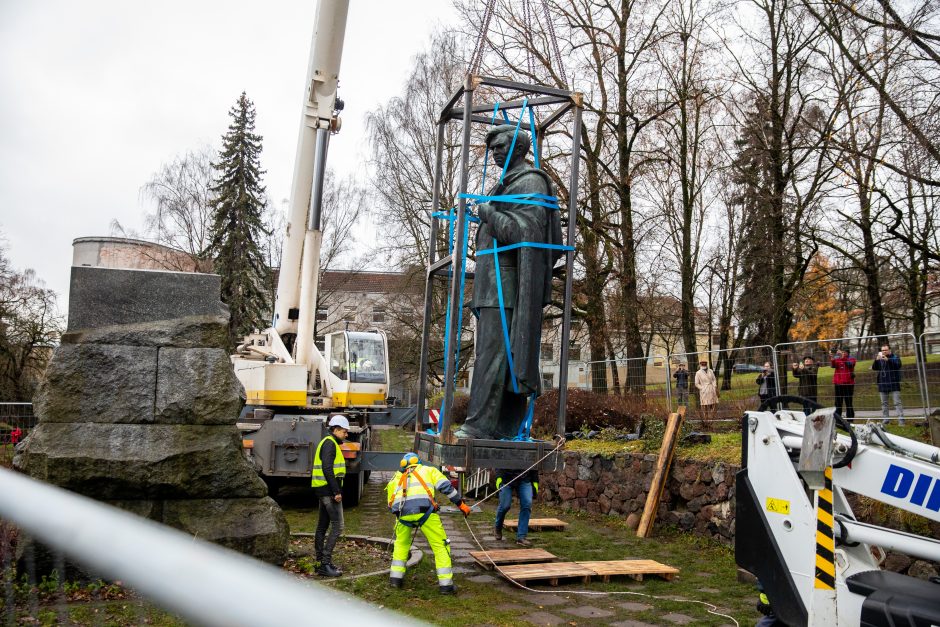 A. Užkalnis: P. Cvirka paminklu buvo įvertintas už tai, kad atvežė į Lietuvą Stalino saulę