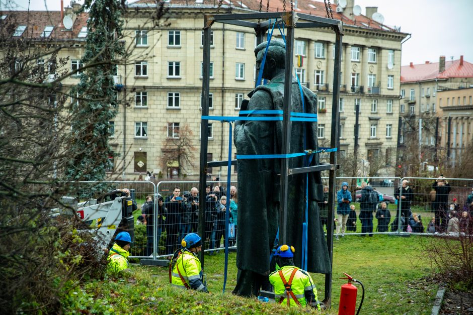 A. Užkalnis: P. Cvirka paminklu buvo įvertintas už tai, kad atvežė į Lietuvą Stalino saulę